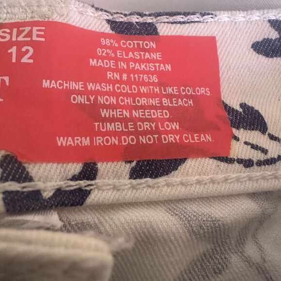 Comfort Denim Women’s Capris New Size 12 Summer Spring Comfort Casual Retail $40 - Picture 7 of 13